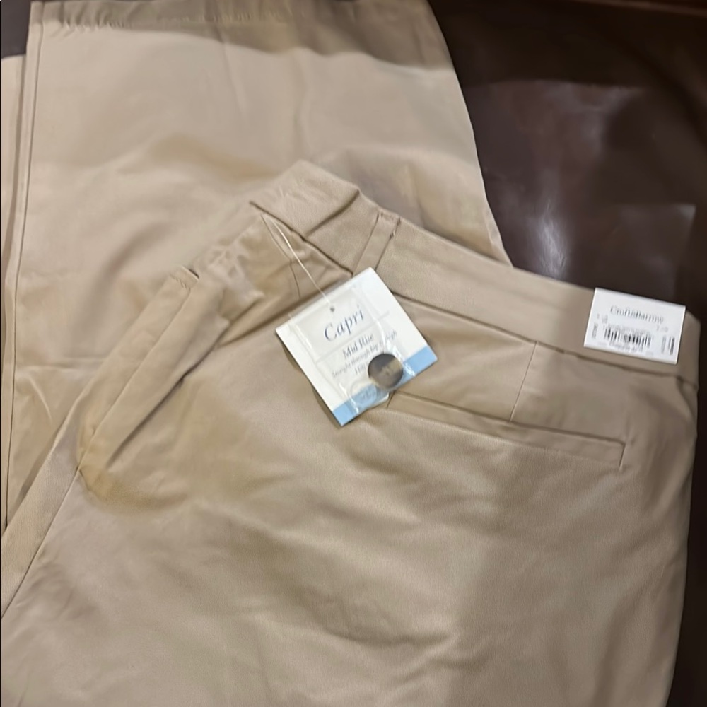Women’s capri Tan Pants